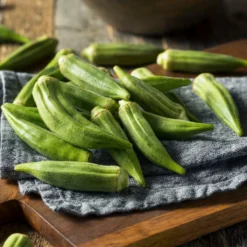 Okra - Zarte Schoten frisch ernten