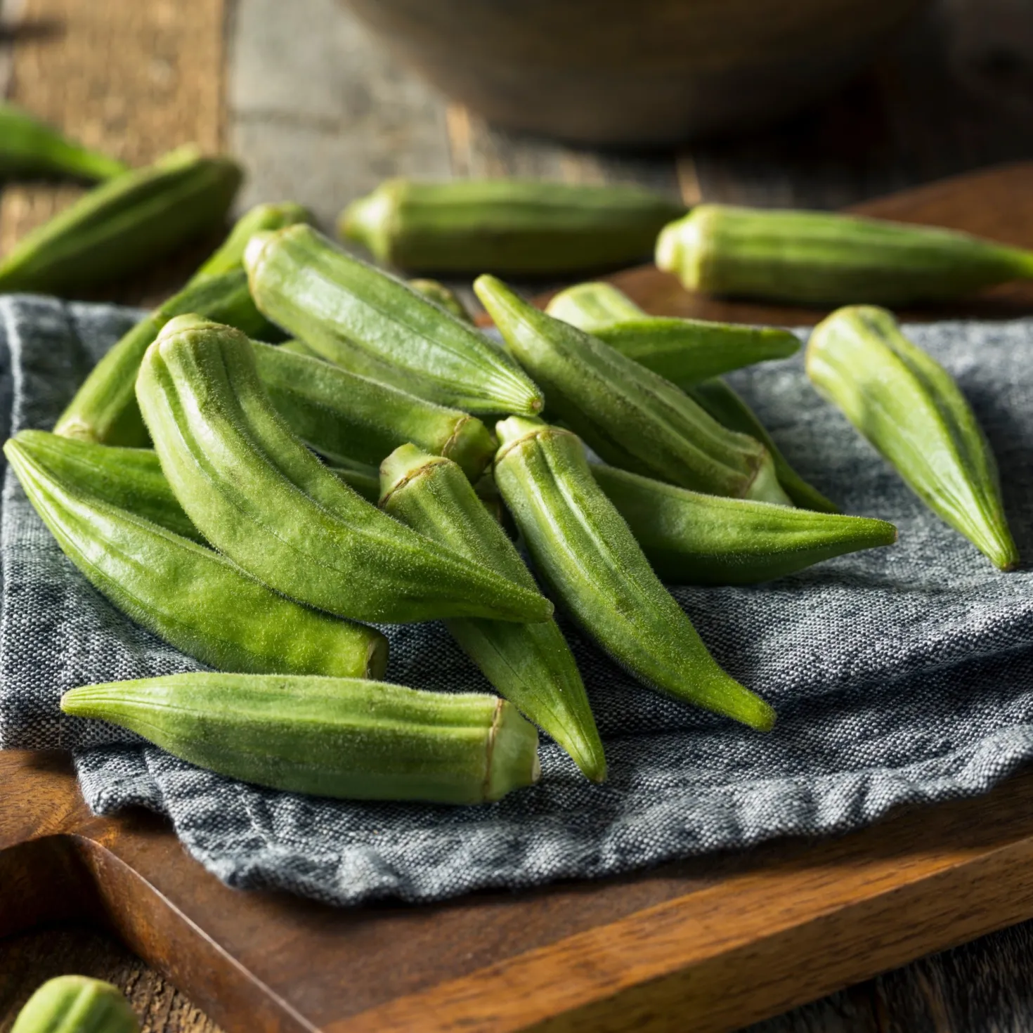 Okra - Zarte Schoten frisch ernten