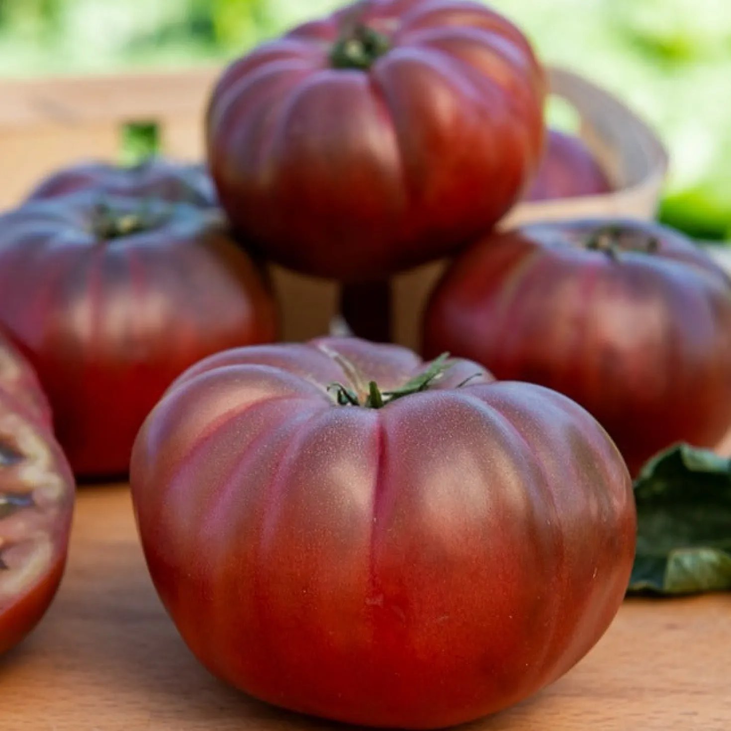 Tomate ‘Noire de Crimée’ - Süß, saftig, tiefdunkel
